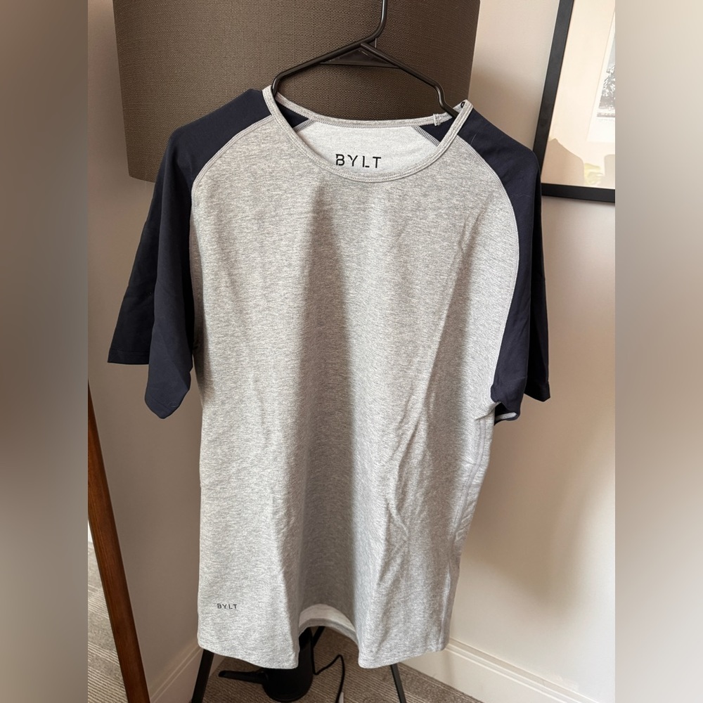 BYLT lux short sleeve shirt - size large - Picture 4 of 5